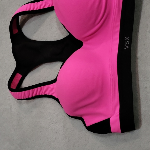 Victoria's Secret Short Bra - Picture 2 of 11